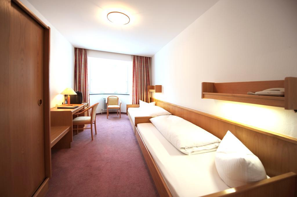Hotel Krone Matrei am Brenner Eksteriør billede