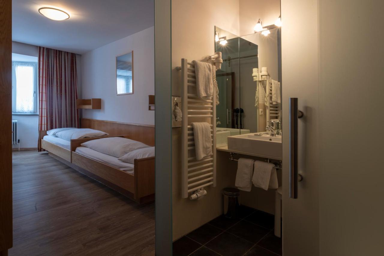 Hotel Krone Matrei am Brenner Eksteriør billede