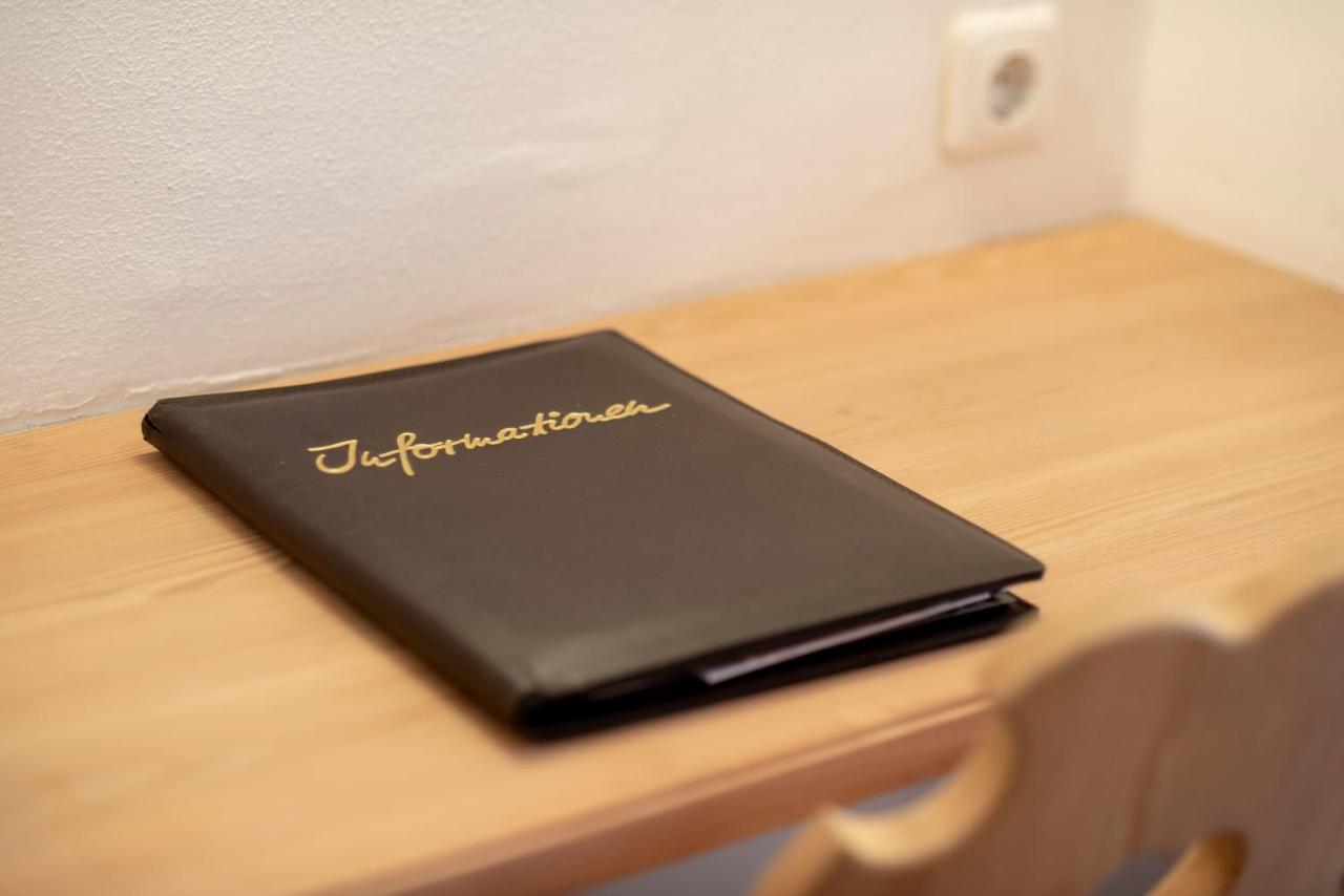 Hotel Krone Matrei am Brenner Eksteriør billede